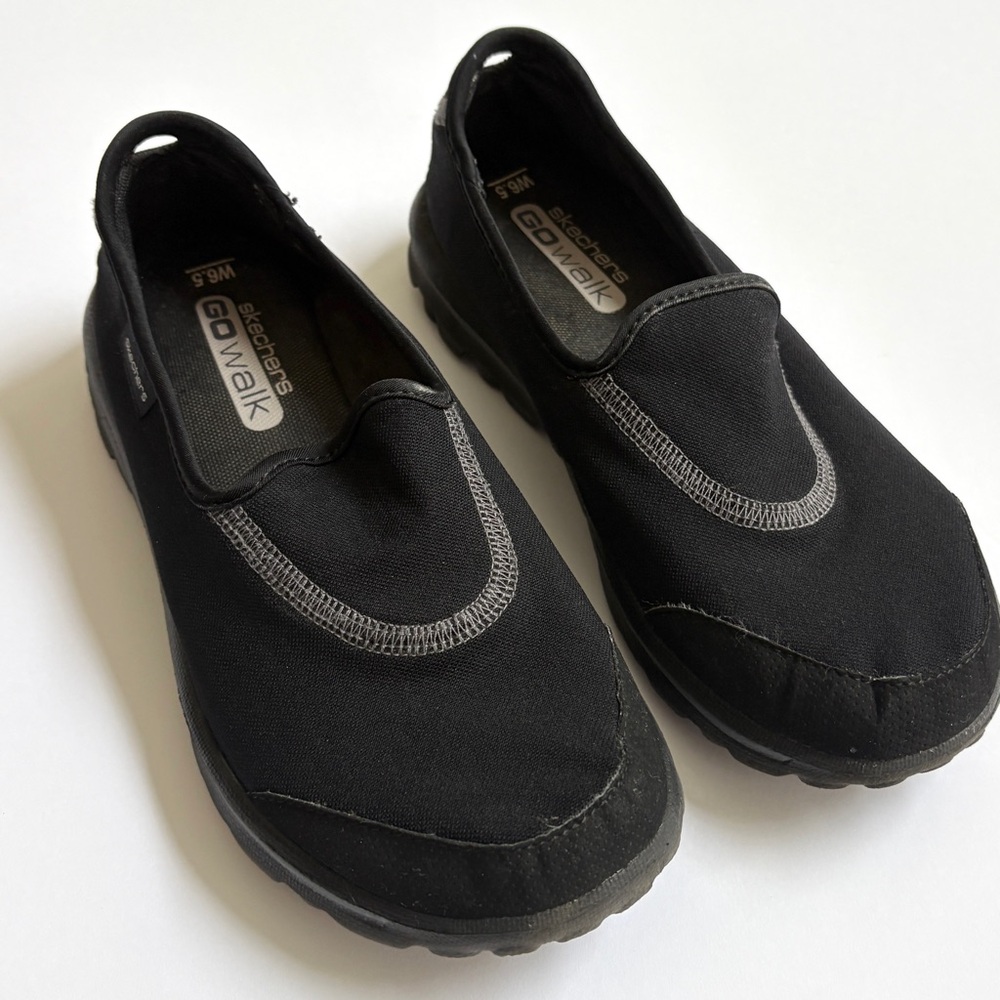 Sketchers Go Walk Resalyte Black Women’s Sz 6.5 Walking Comfort Sneakers Slip-On